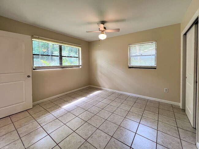 Building Photo - 4BR/3BA with Detached Garage Conversion Available Mid August! *Application Pending*