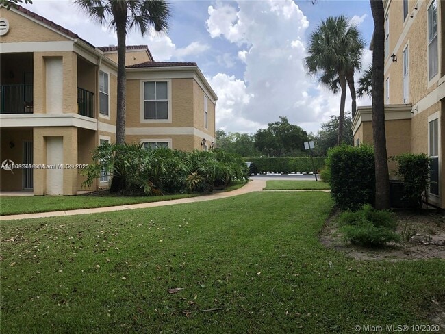 Building Photo - 949 Riverside Dr
