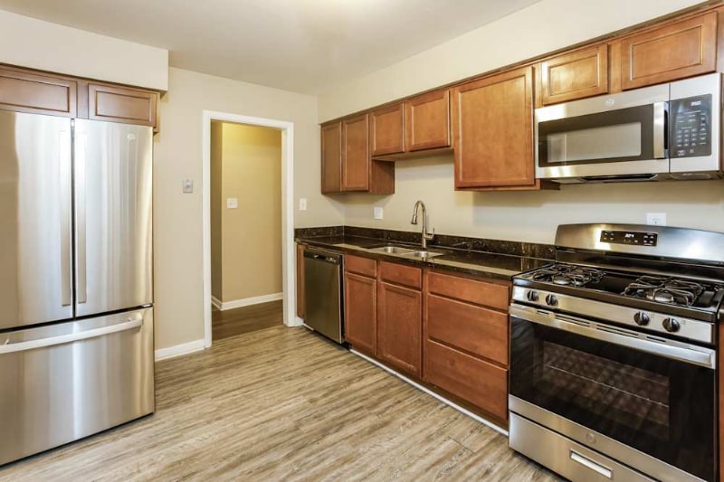 Building Photo - 1462 Deerfield Rd