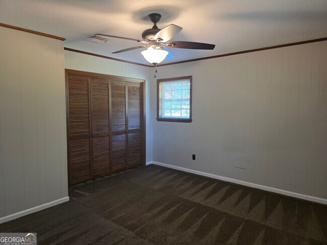 Building Photo - 406 Hickory St