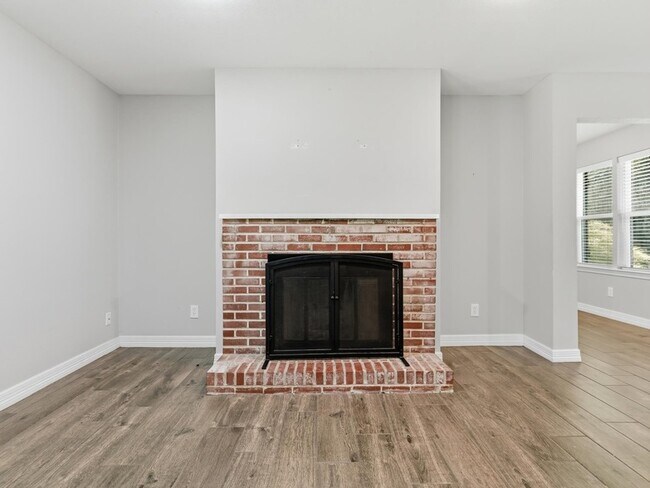 Building Photo - 165 Morris Dr