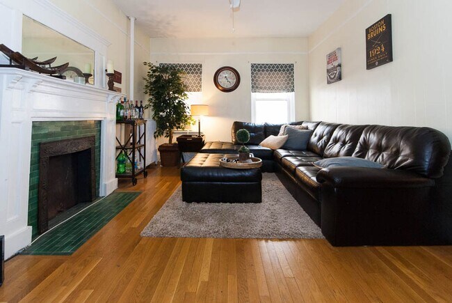 Primary Photo - 9/1 Half fee! 2BR condo unit near Harvard ...