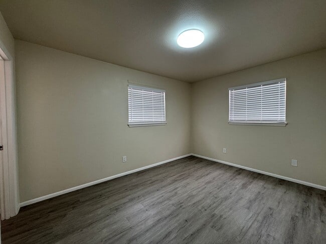 Building Photo - 525 W Reed St