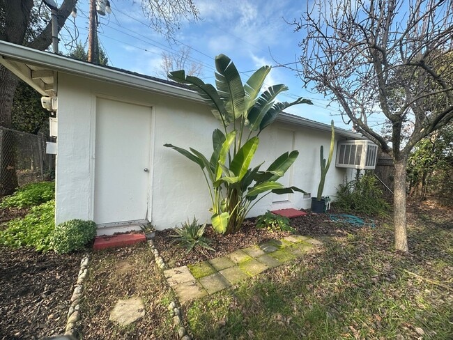 Building Photo - 8041001/45