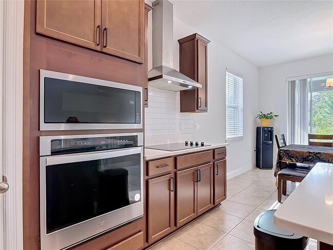 Building Photo - 792 Hyperion Dr