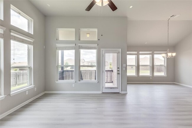 Building Photo - 505 Palmilla St