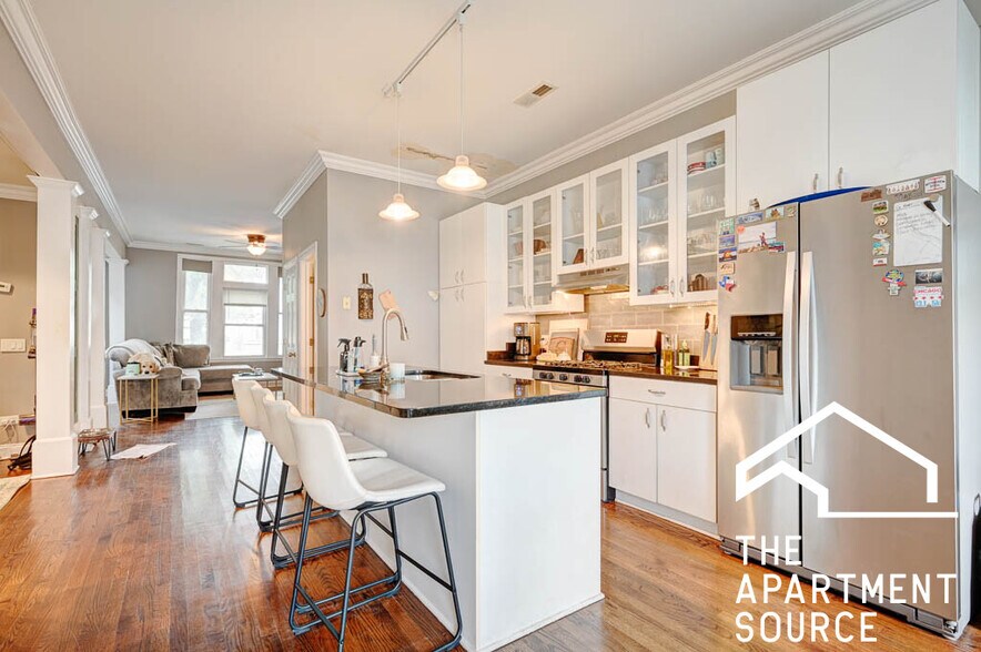 Building Photo - 1341 W Fletcher St