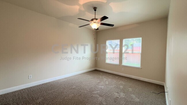 Building Photo - Wonderful 3/2.5/2 in Fantastic Lake Dallas Location For Rent!