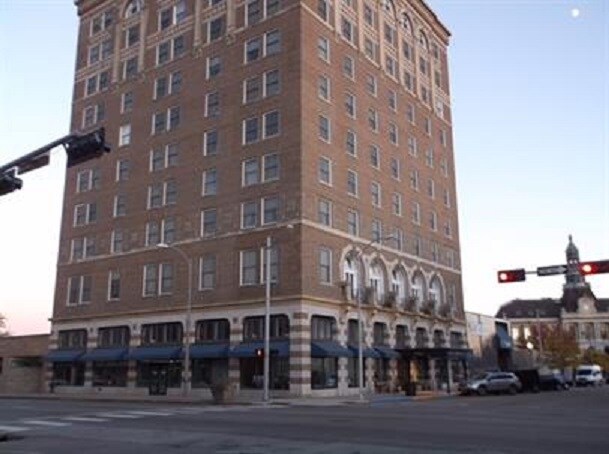 Primary Photo - 123 N Locust St