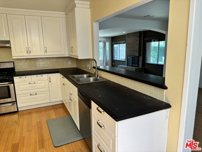 Building Photo - 5029 Westpark Dr