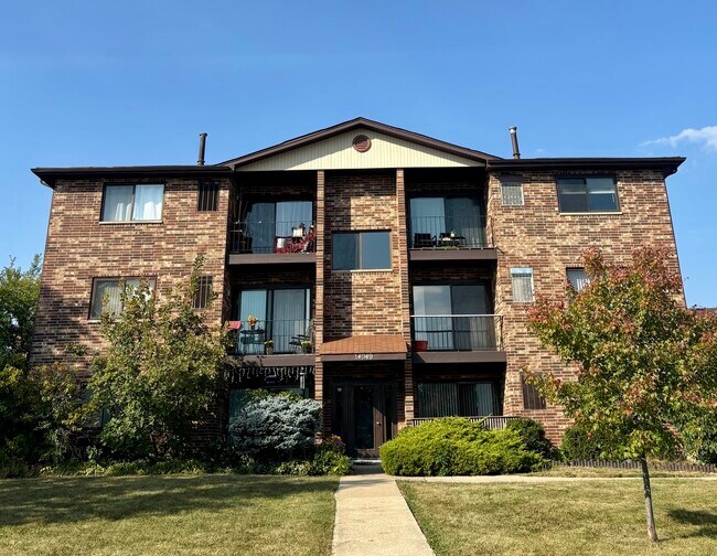 Primary Photo - 14949 Lake View Dr