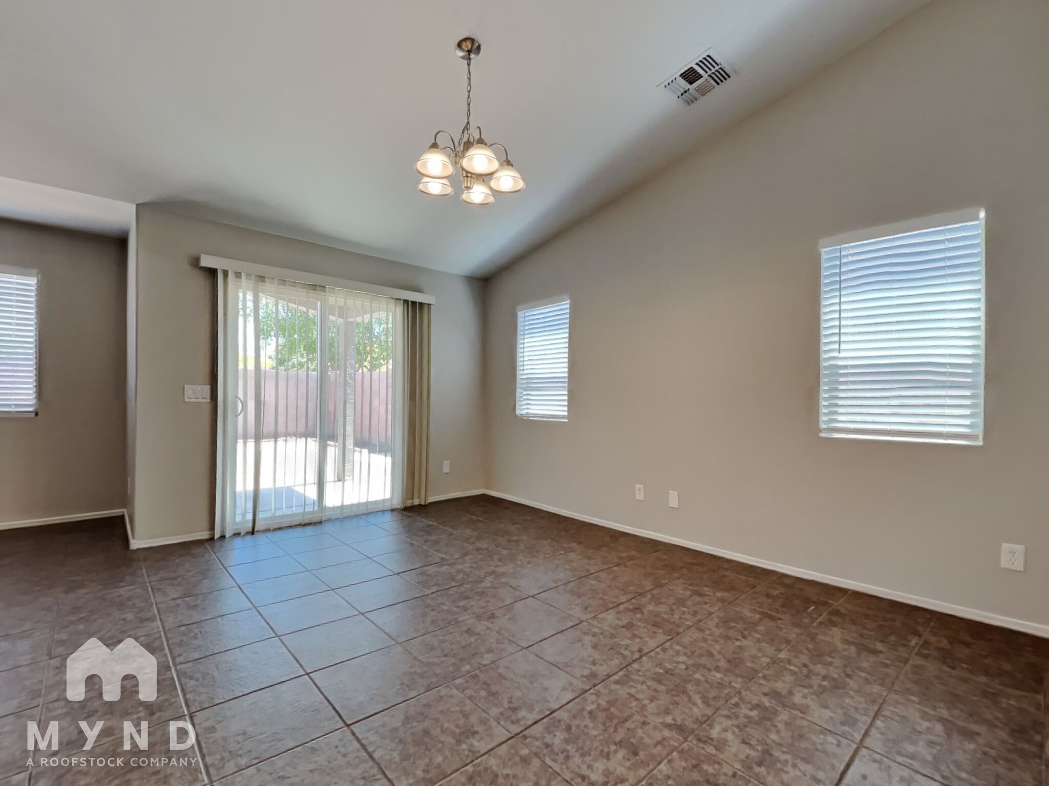 Building Photo - 5621 S 31st Dr