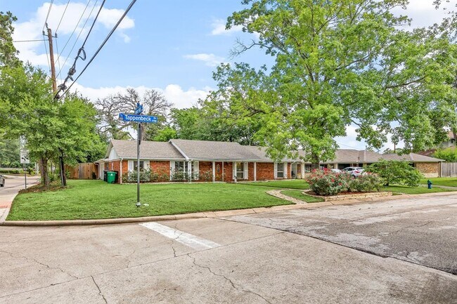 Building Photo - 9762 Tappenbeck Dr