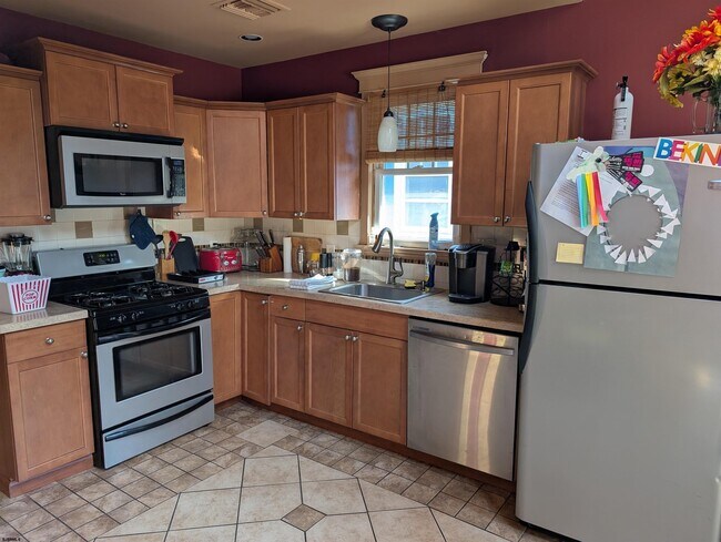 Building Photo - 450 N Connecticut Ave