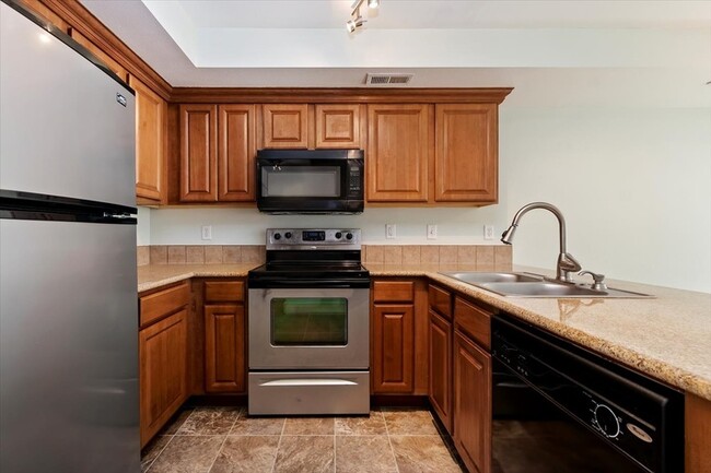 Building Photo - 9947 W Rosecroft Ct
