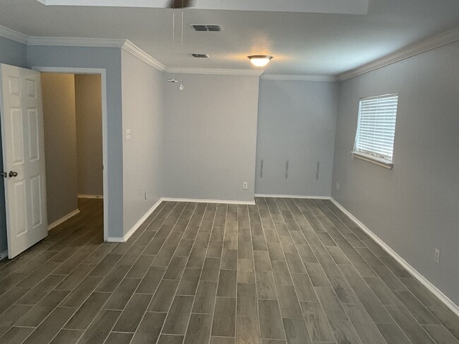 Building Photo - "Charming 3-Bedroom Haven in Selma with Granite Elegance!"