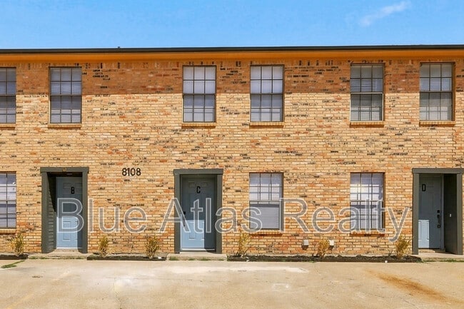 Building Photo - 8108 Foxfire Ln