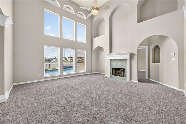 Building Photo - 7414 Lake Micala Dr