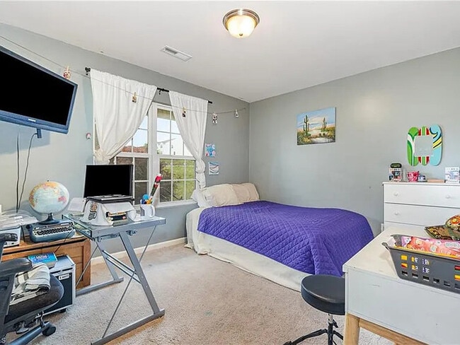 Building Photo - Earn Wealth While Leasing - Like a Homeown...