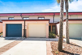 Building Photo - 3626 S Central Ave