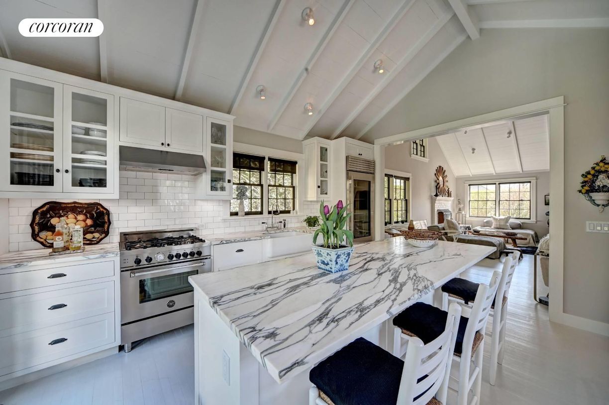 Building Photo - 95 Fordham Rd