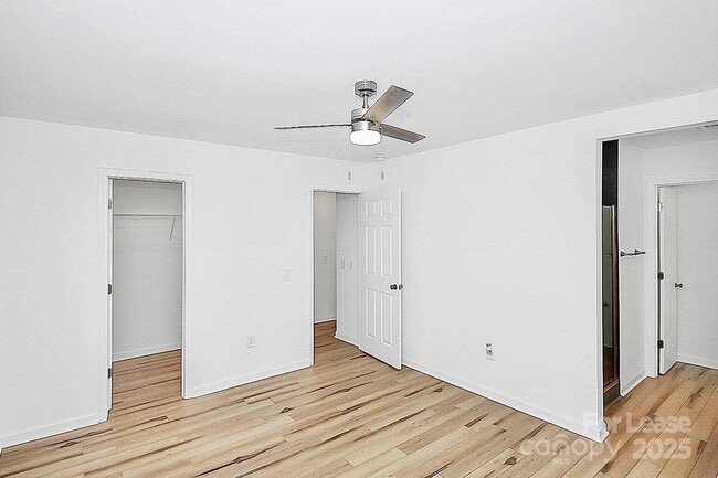 Building Photo - 601 Apple St