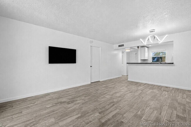 Building Photo - 2929 S Ocean Blvd