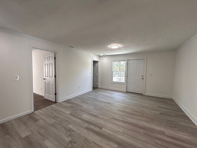 Building Photo - 308 W Kivett St