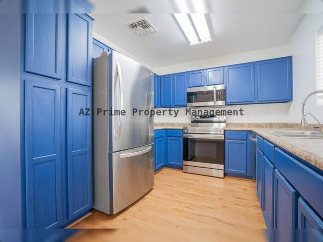 Building Photo - 17432 W Calavar Rd