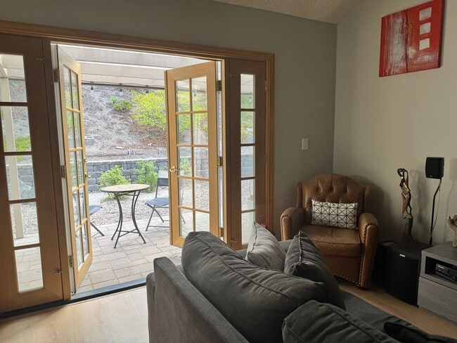 Building Photo - Beautiful 4-Bedroom + Loft Home in Desirab...