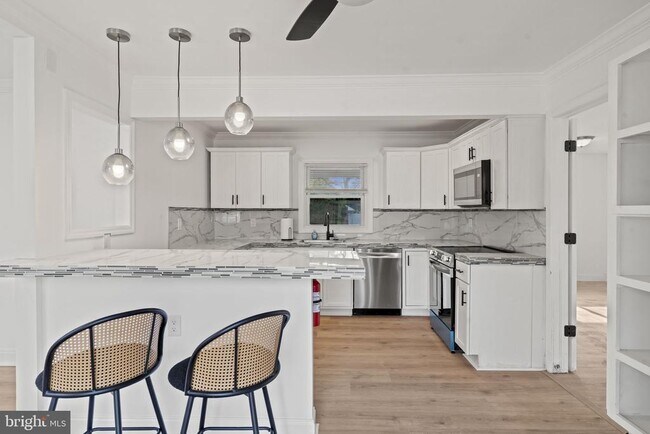 Building Photo - 5 Burgess Ln