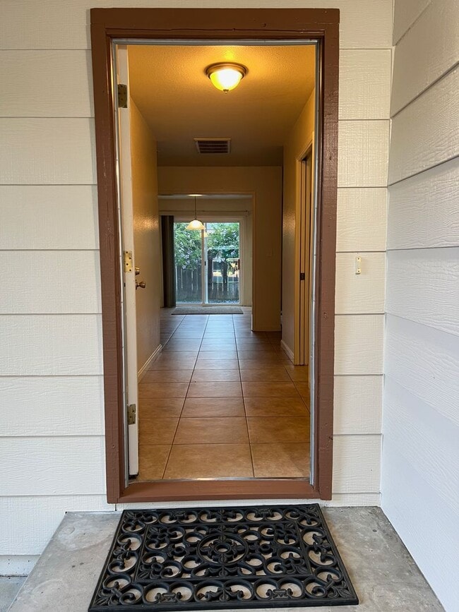 Building Photo - 2409 Riedel Way