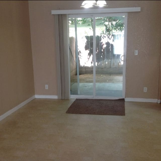 Building Photo - 558 Vermont Ave