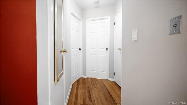 Building Photo - 3610 Baychester Ave