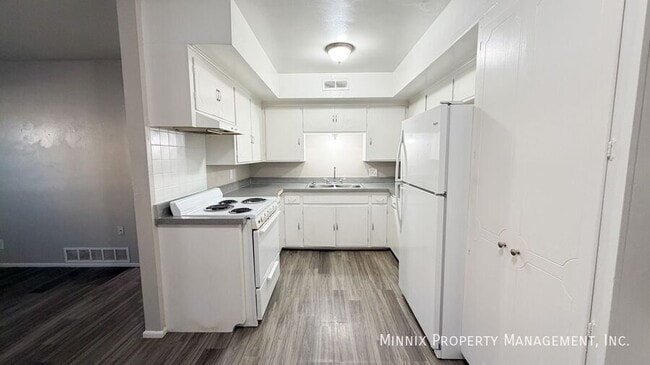 Building Photo - 2010 Avenue S