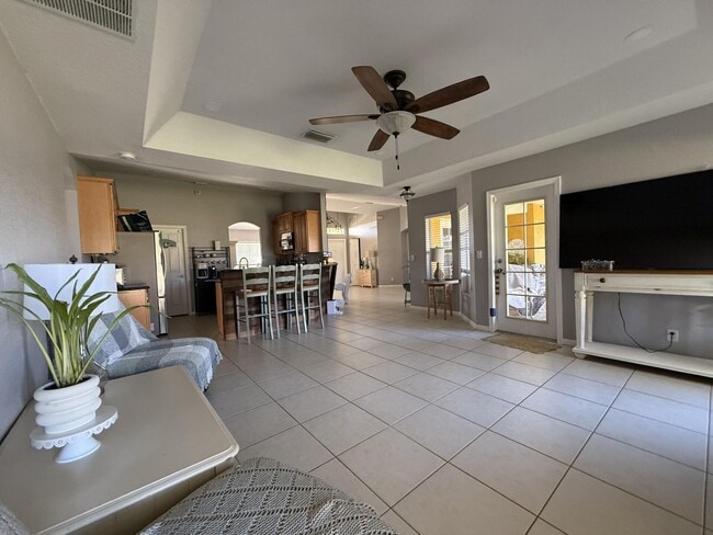 Building Photo - 1211 SW Dalton Ave