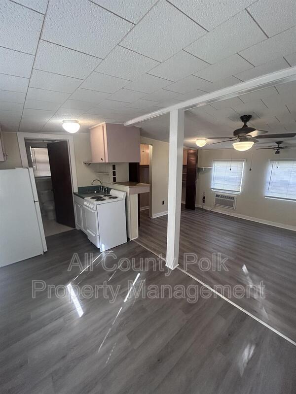 Building Photo - 1200 Pine Ave