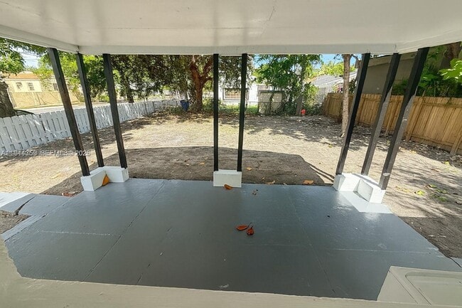 Building Photo - 445 NW 44th St