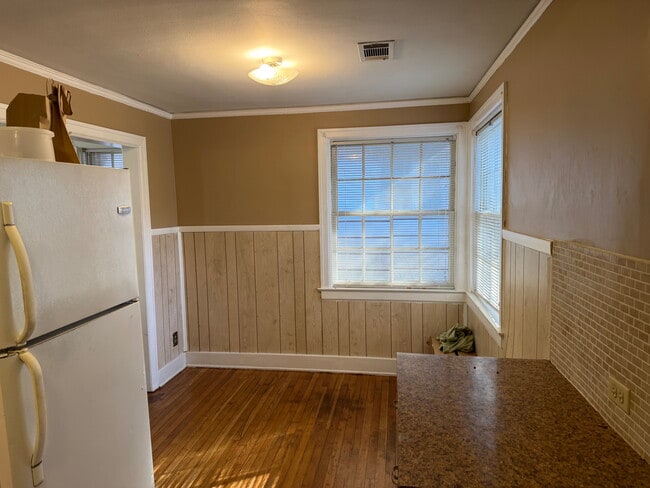 Building Photo - 2414 Poplar St