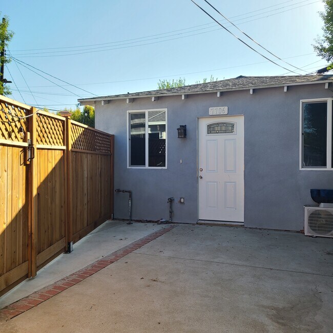 Primary Photo - 7708 Etiwanda Ave