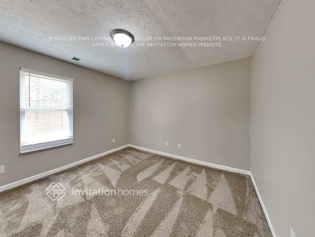 Building Photo - 495 Mountainview Dr