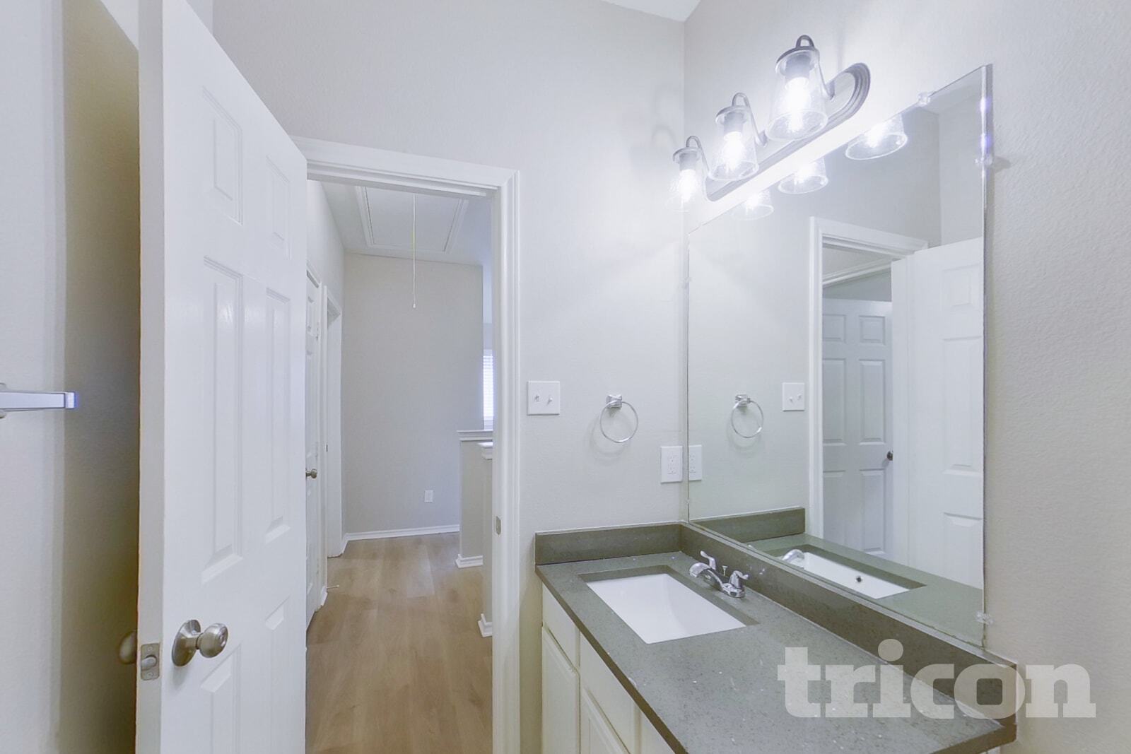 Building Photo - 1082 Suffolk Ln