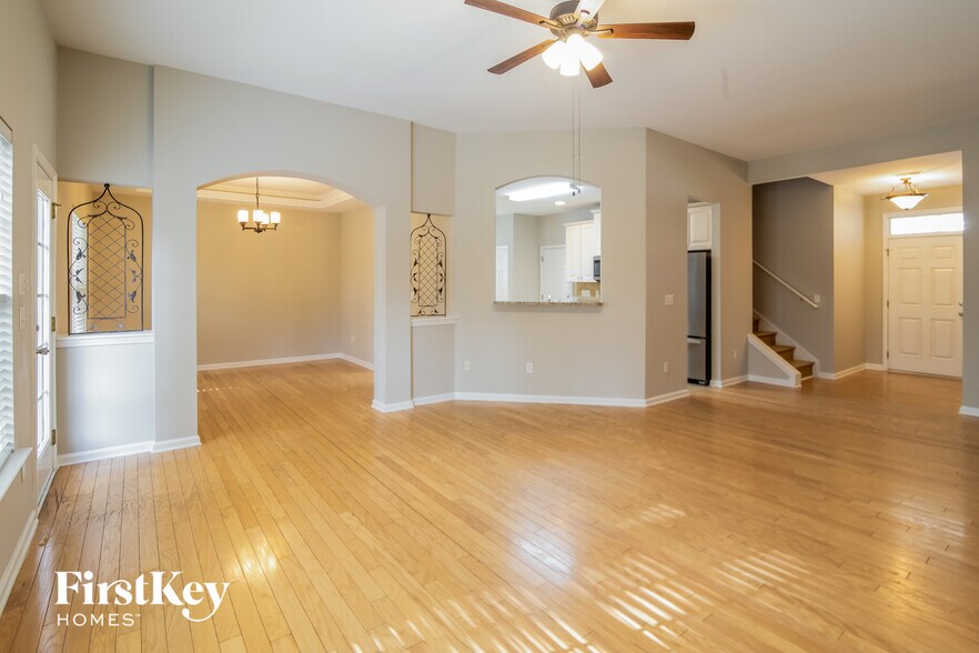 Building Photo - 5102 Village Crier Ln