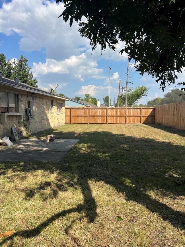 Building Photo - 2503 Ravenwind Rd