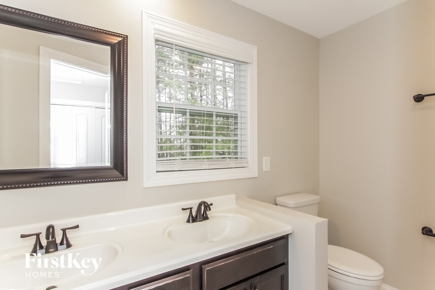 Building Photo - 7879 Smith Pond Dr