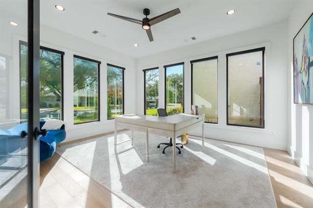 Building Photo - 3311 Regent Dr