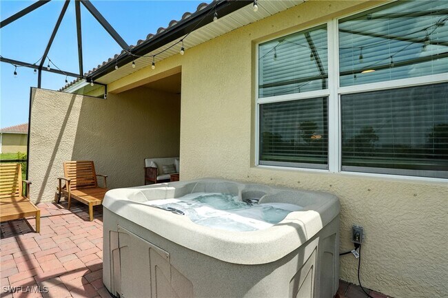 Building Photo - 1676 Alameda Dr
