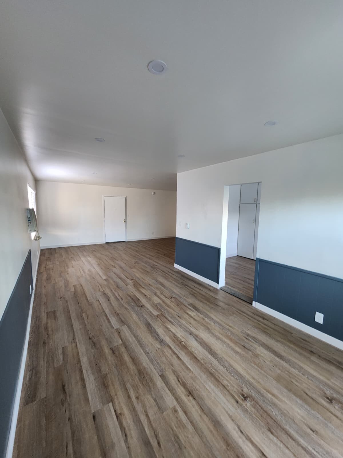 Building Photo - 1414 S Orange Grove Ave