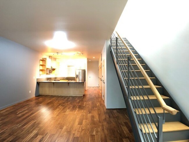 Building Photo - Fantastic SE 2 Bed 2.5 Bath + a Den Condo ...