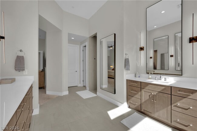 Building Photo - 10973 Horizon Ledge Ave